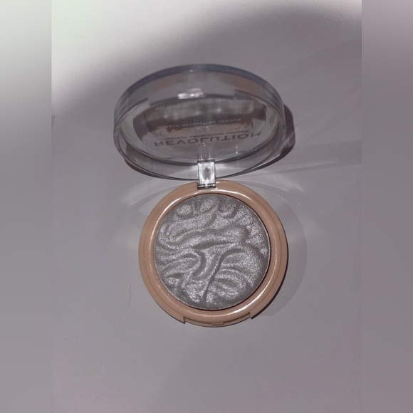 Revolution Highlight - Picture 2 of 3